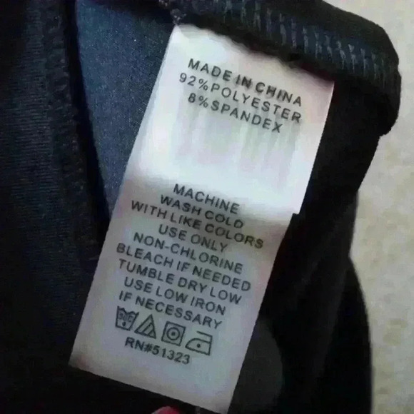 *** NWT*** VINCE CAMUTO ESSENTIALS RICH BLACK GOLD ZIPPER SKIRT SIZE L - Picture 8 of 10